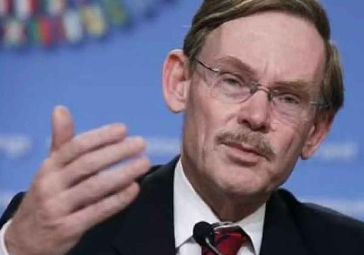 Robert Zoellick, presidente del BM, dijo que deben evitarse intervenciones que deriven en devaluaciones competitivas. (Foto: Reuters)