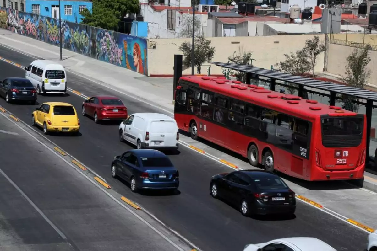 Metrobus-L4-Alameda-Oriente.jpeg