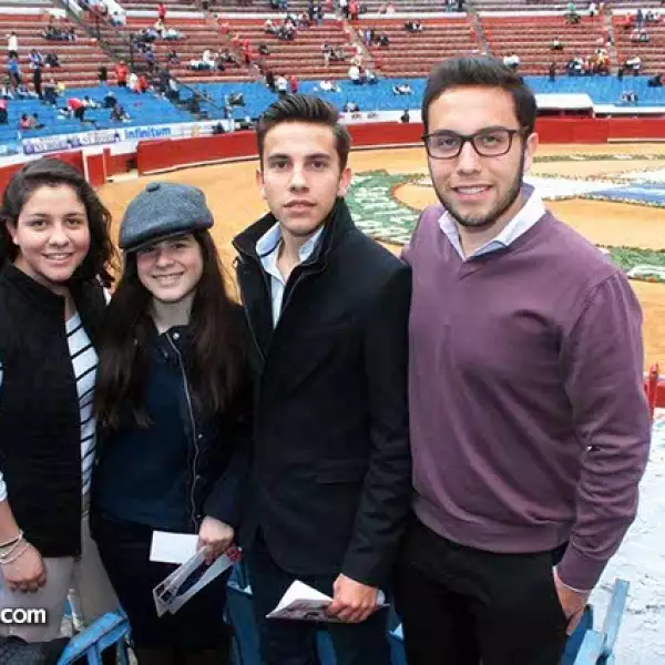 Regina Monroy,María Hurtado,Diego y Mauricio Monroy