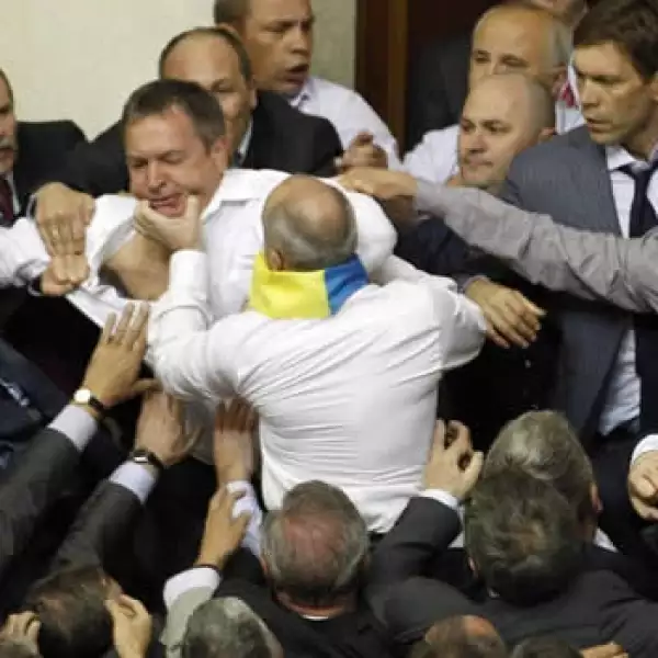Ucrania Parlamento pelea 7