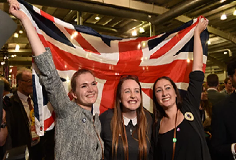 El ministro principal de Escocia Alex Salmond dejará el cargo, luego de que fuera derrotado el movimiento independentista del 'Sí' en un plebiscito que buscaba separar al país del United Kingdom.