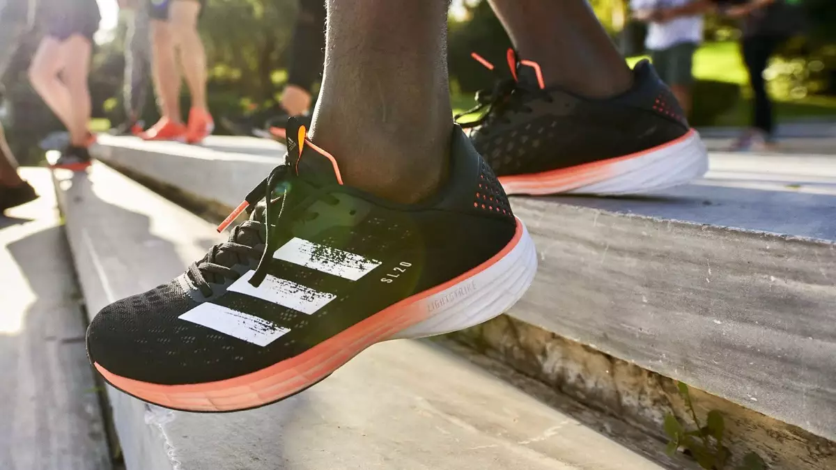 Adidas no define las tendencias pero sí las aprovecha: tras el boom de los Samba y Gazelle apuesta por el deporte