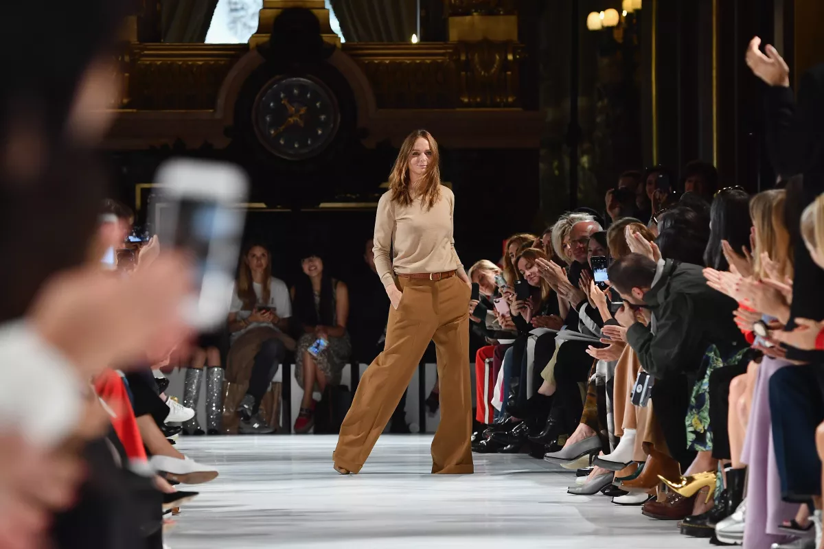 Stella McCartney : Runway - Paris Fashion Week Womenswear Spring/Summer 2018