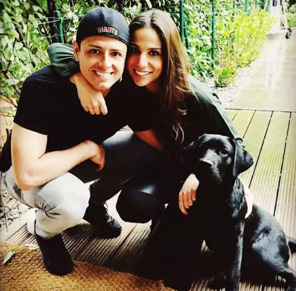 Javier Hernández y Lucía Villalon llevan más de un año juntos.