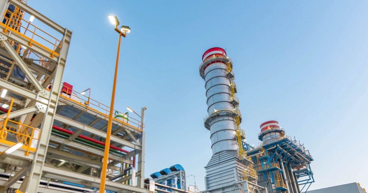 ¿De quién es propiedad la CFE y por qué perdió 400 mdp en el primer trimestre de 2026?

La Comisión Federal de Electricidad es la empresa que ofrece mayor cobertura eléctrica en el país. Esta es parte de su historia.