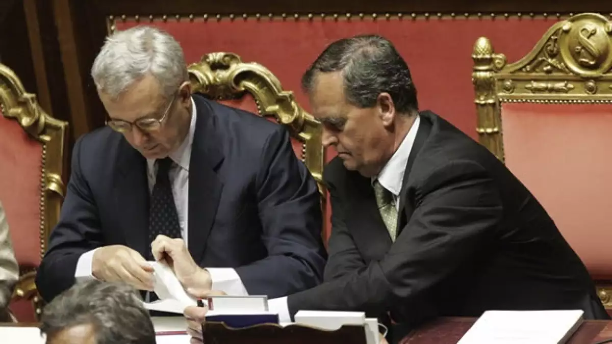 El senado italiano aprueba plan de austeridad