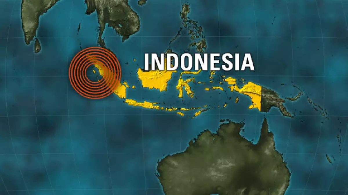 Un sismo de 7.7 grados sacudió Indonesia este miércoles