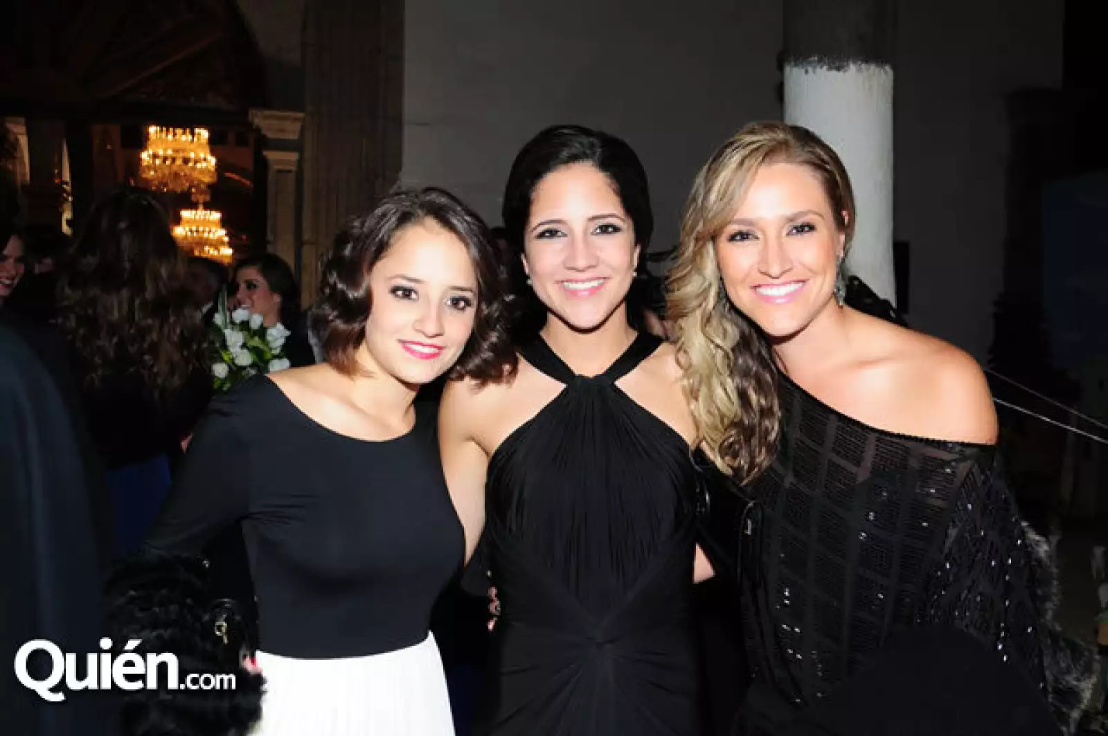 Nicole Toussaint,Andrea Zayas y Maria Figueroa.