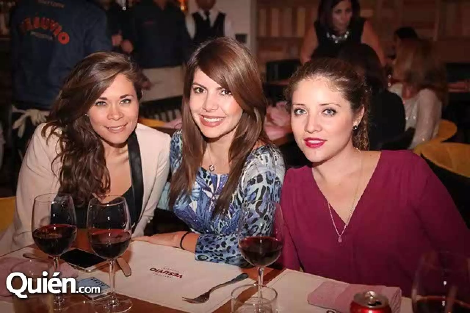 DRIANA BARDALES,FER CARRIÓN Y NATALIA ARRIOJA