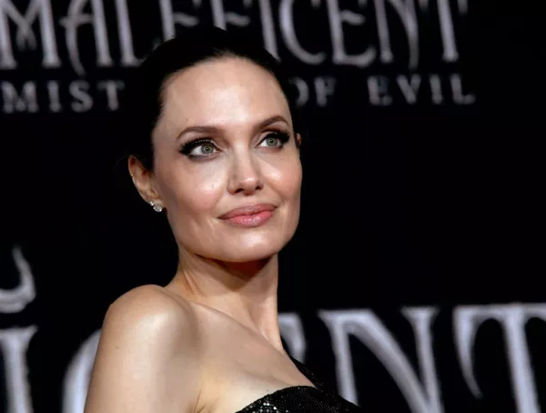 Amgelina Jolie
