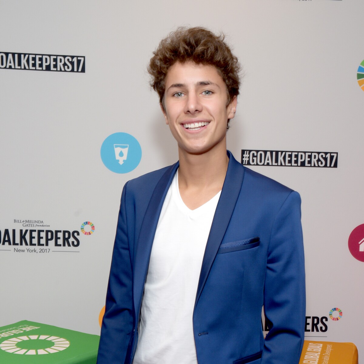 Fans descubren quién es la nueva novia de Juanpa Zurita