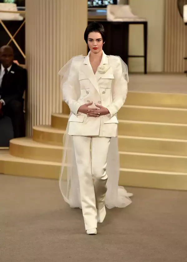 Chanel : Runway - Paris Fashion Week - Haute Couture Fall/Winter 2015/2016
