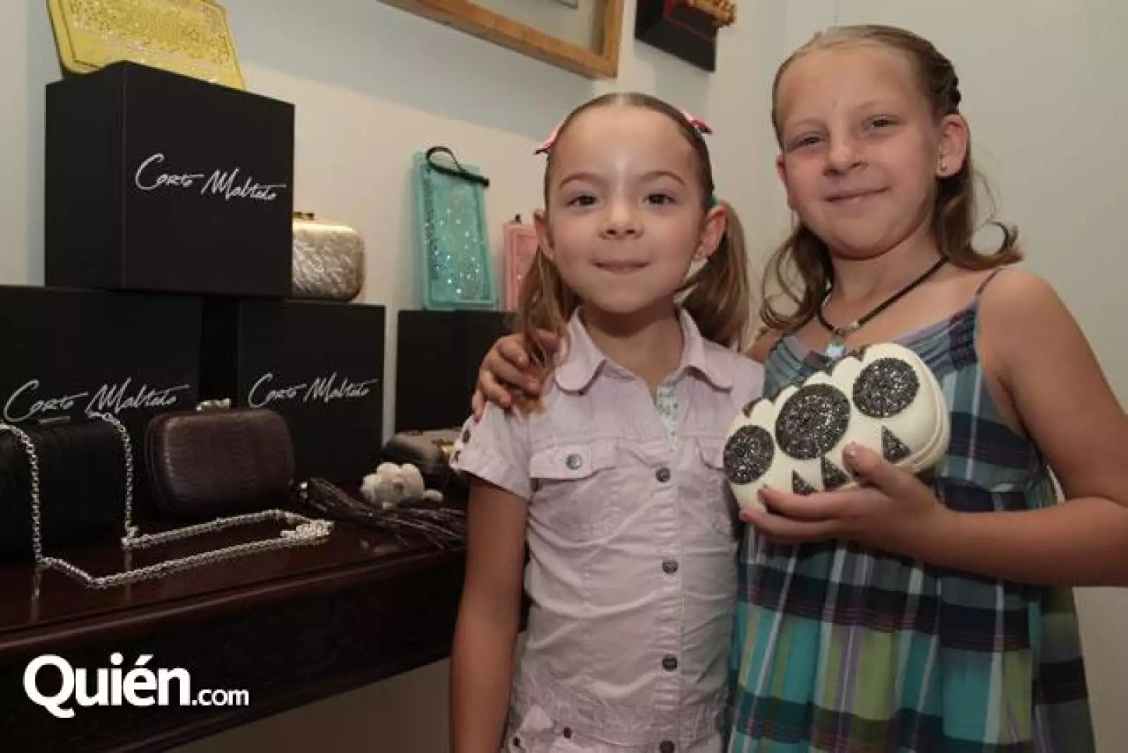 Luciana Lomas,Carlota Walker