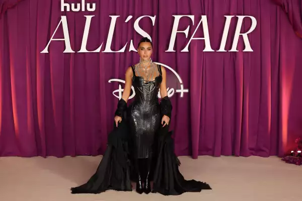 Kim en el estreno de All's Fair.