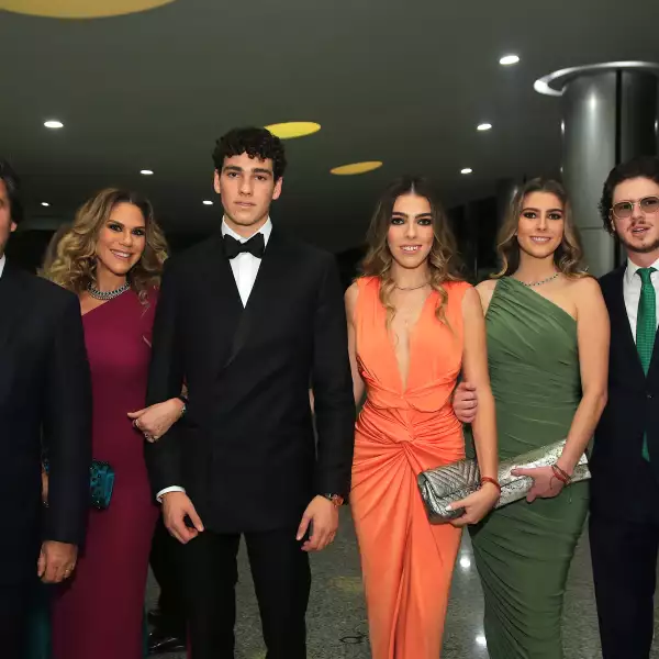 Ernesto, Ana, Mariano, Alejandra, Ana Lucia y Ernesto Álvarez M