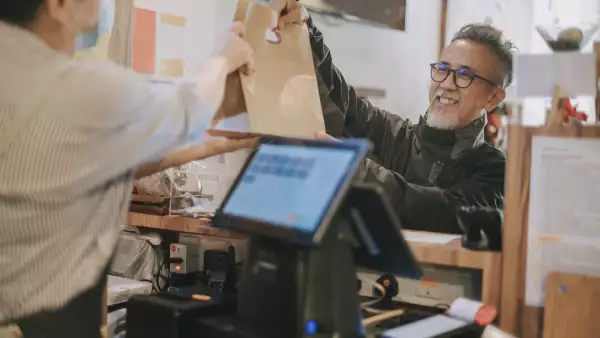 tiendas físicas a centros de distribución