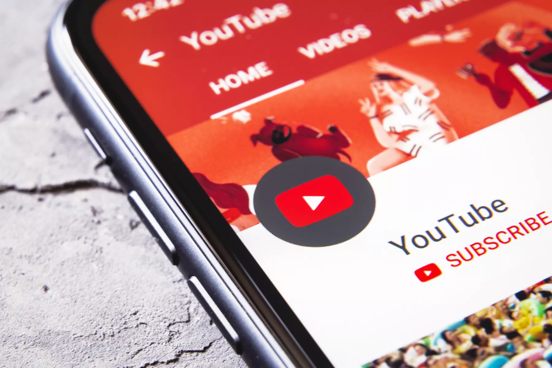 YouTube prepara función de IA para grabar con la voz de artistas famosos