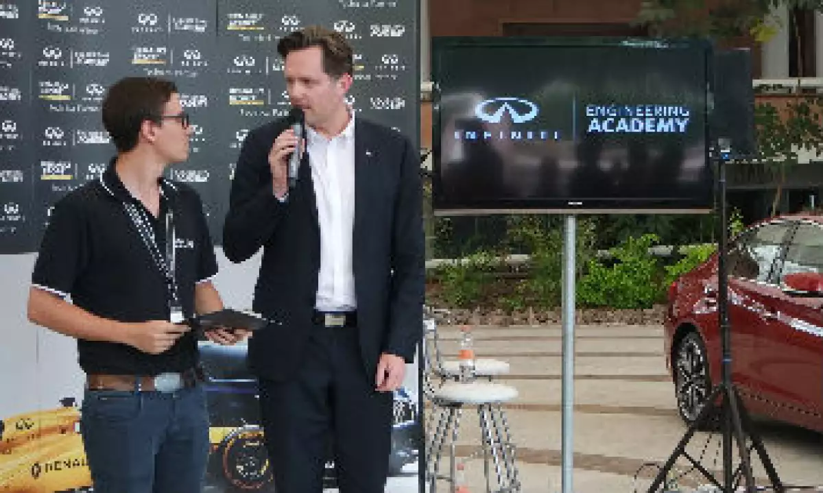 estudiante ganador Nissan Infiniti