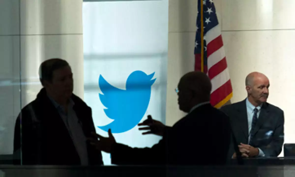Twitter ofrecerá sus acciones entre 17 y 20 dólares cada una en su OPI. (Foto: Reuters)