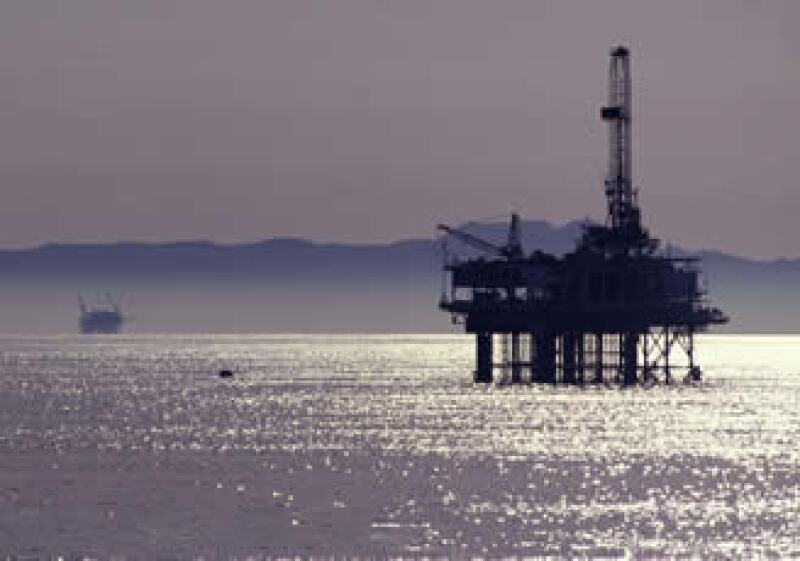 Los precios del crudo han subido 12 dólares en sólo dos semanas ante los enfrentamientos en Libia y los temores de que las protestas se propaguen a importantes productores petroleros como Arabia Saudita. (Foto: Photos to go)