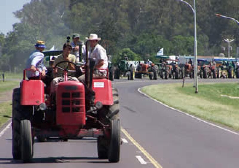 En 2008, el agro argentino realizó huelgas, bloqueos y manifestaciones ante un alza impositiva. (Foto: AP)