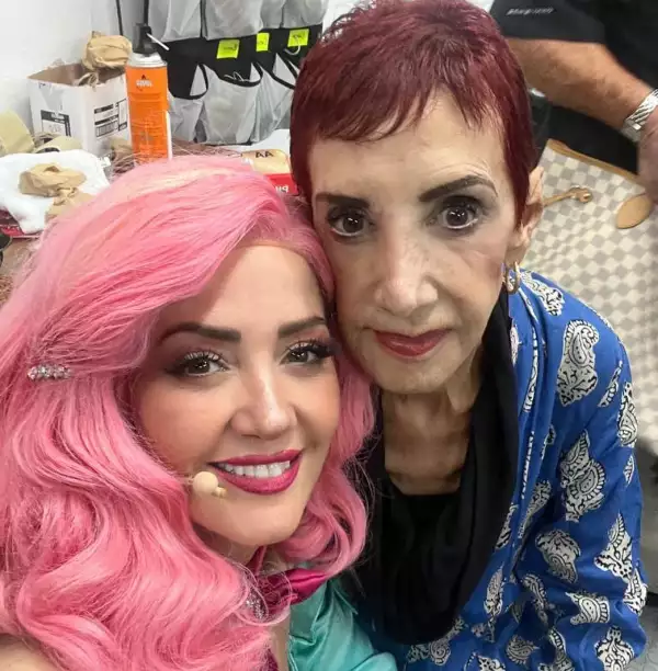 Andrea Legarreta y su mamá doña Isabel Martínez