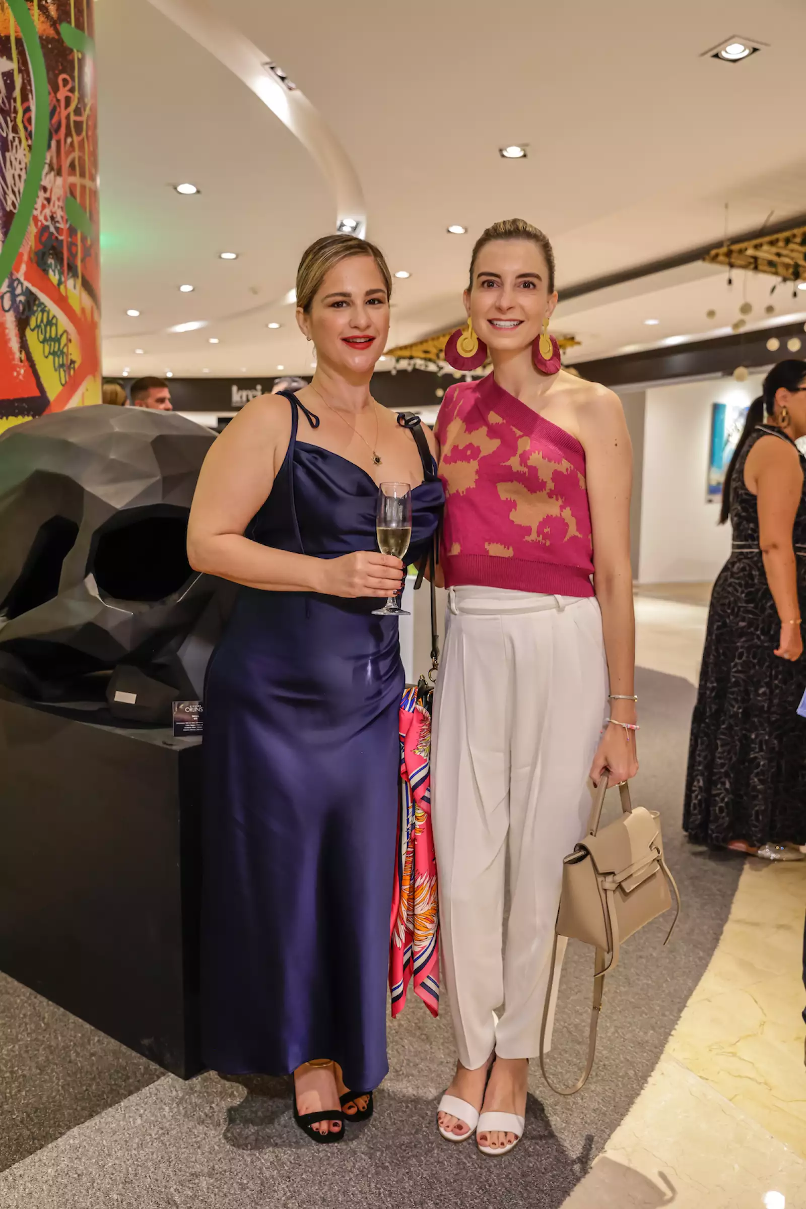 Doris Laralde y Julia Pupin.jpg