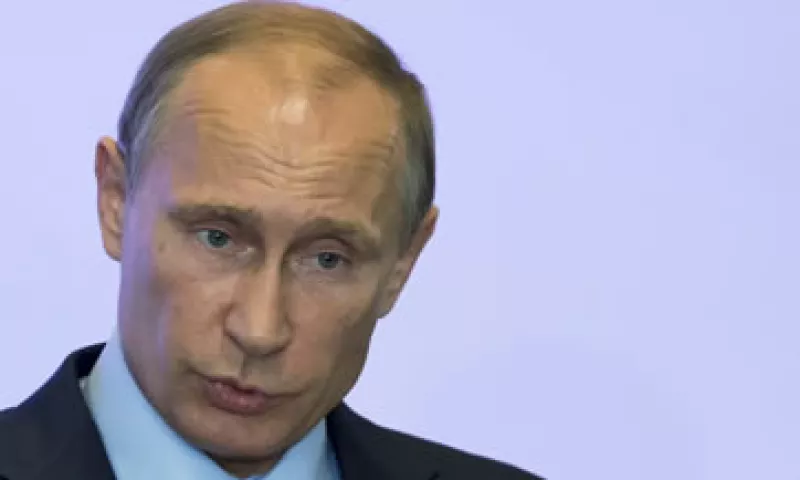 El presidente ruso Vladimir Putin respondió a las sanciones de Europa y EU con prohibiciones de importaciones de alimentos. (Foto: Reuters)