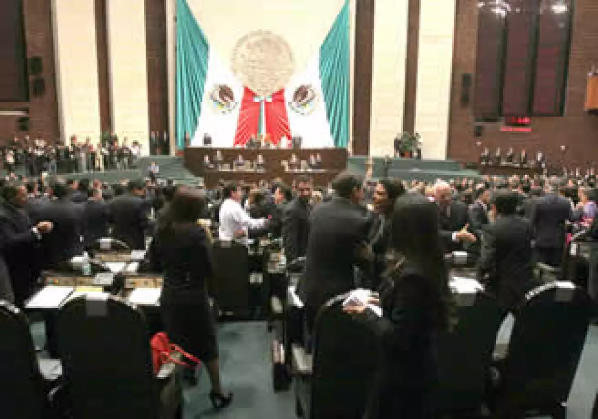 La Cámara de Diputados debe aprobar el plan de ingresos 2010 a más tardar este martes. (Foto: Archivo NTX)