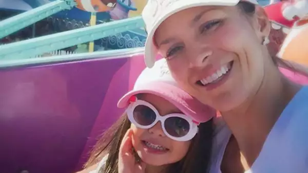 Alessandra Rosaldo y Aitana Derbez