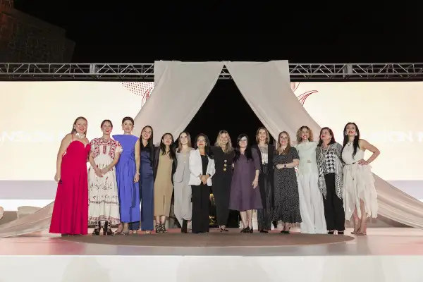 fotografía de la primera generación del programa “Mentoras Expansión” que unirá a nueve mentoras y nueve mentees en un intercambio de experiencias y conocimientos durante 10 meses.
