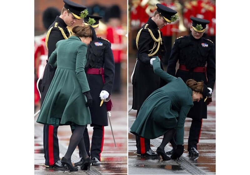 Kate se sostuvo del brazo de su esposo para resolver el problema.