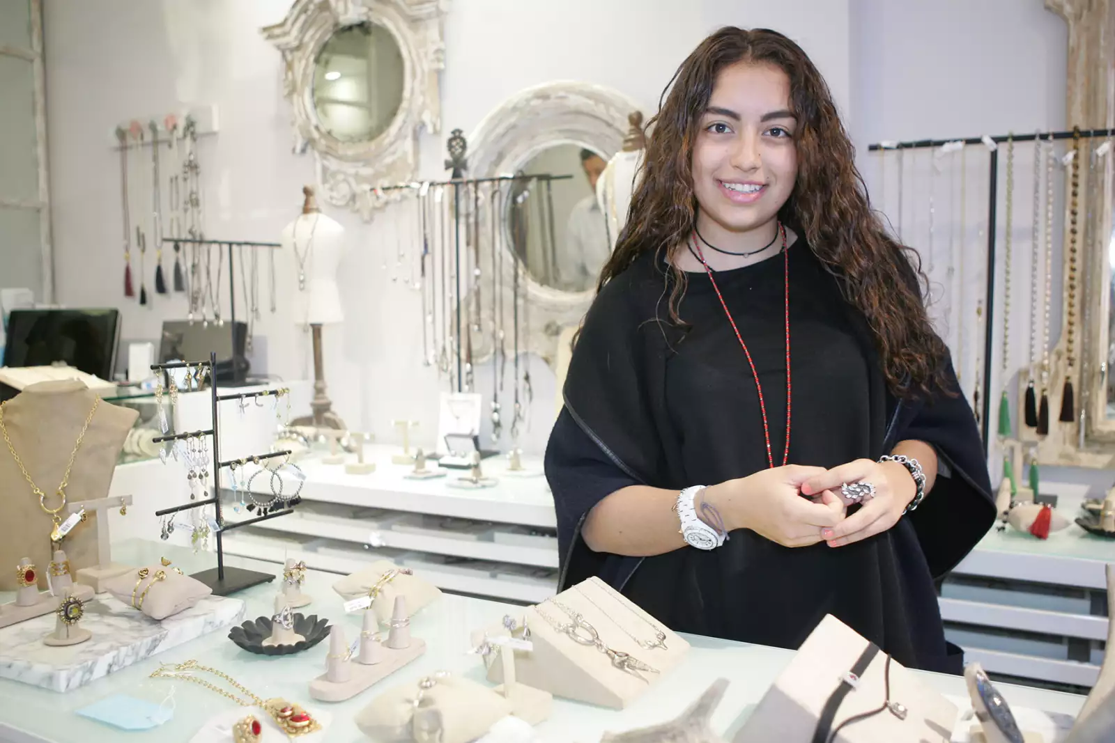 Venta de joyería de Adriana Gutiérrez