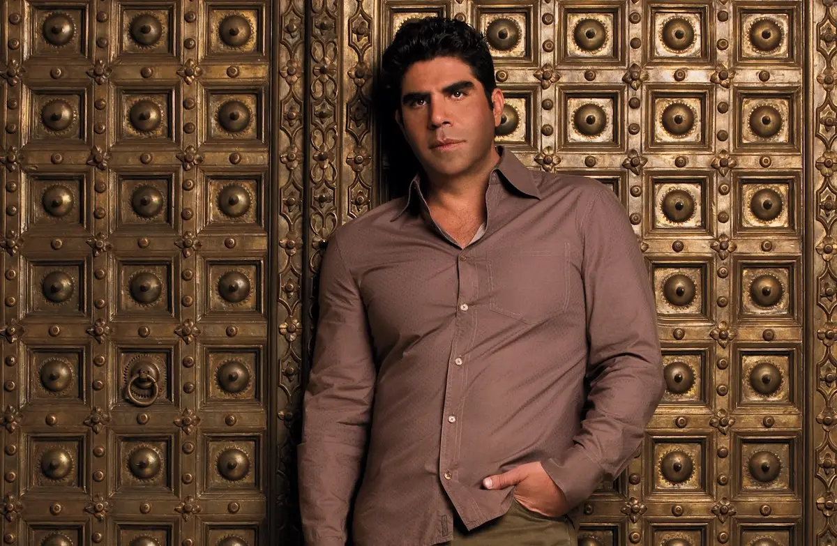 Jorge Kahwagi posando para Quién.