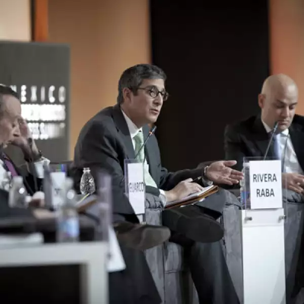 Otro de los participantes en la primera sesión fue Manuel Rivera (der) director general de Grupo Expansión.