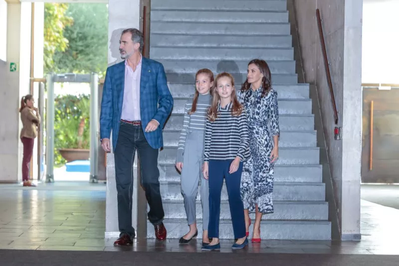 Rey Felipe VI, infanta Sofía, princesa Leonor y la reina Letizia