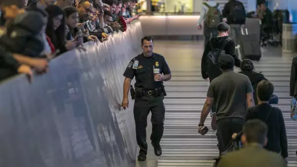 Three US Airports To Conduct Health Screenings For Coronavirus From China