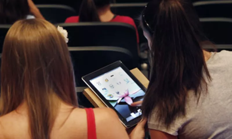Apple donó miles de iPads de primera generación a maestros de escuelas pobres en EU. (Foto: AP)