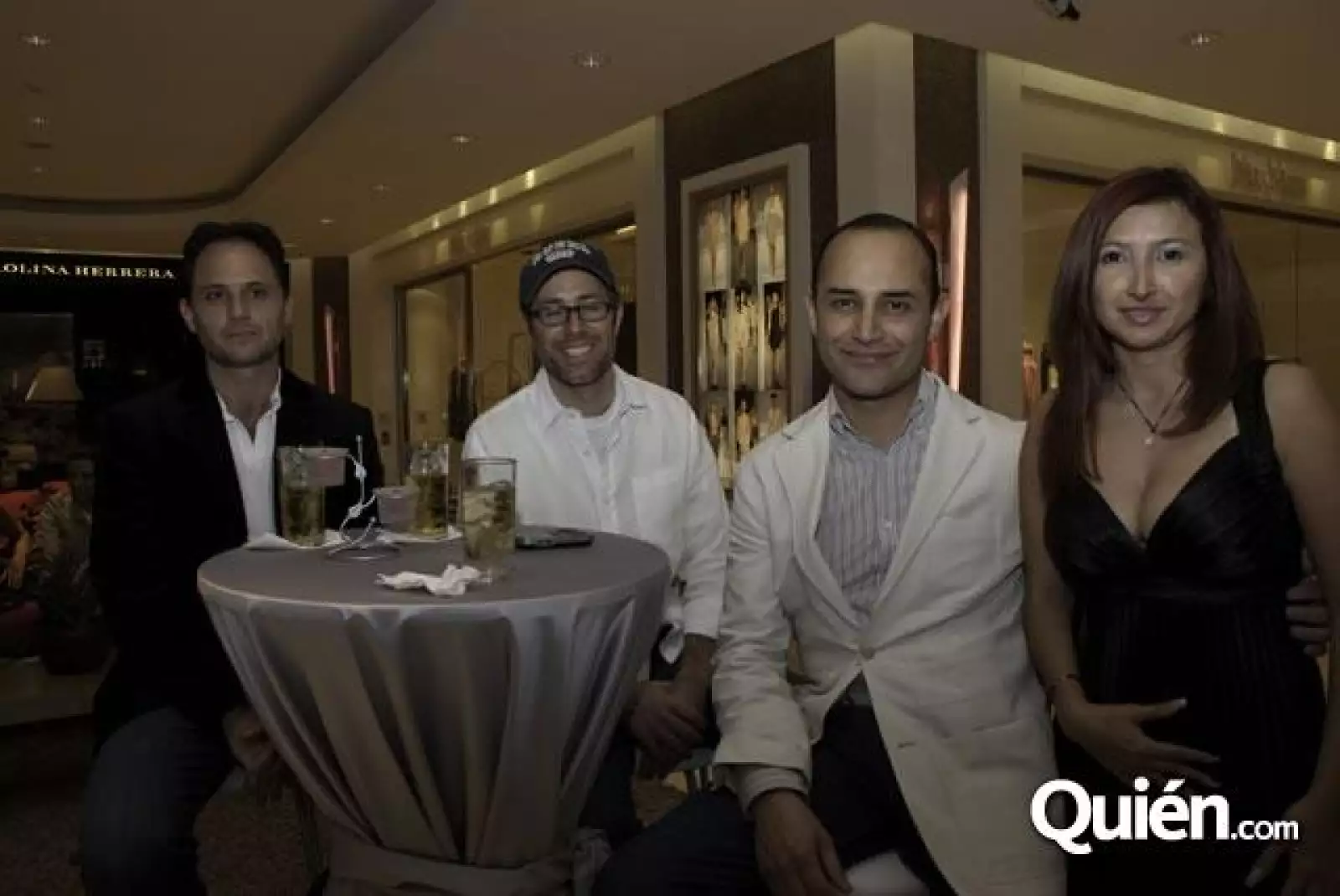 Inauguran tienda BCBG