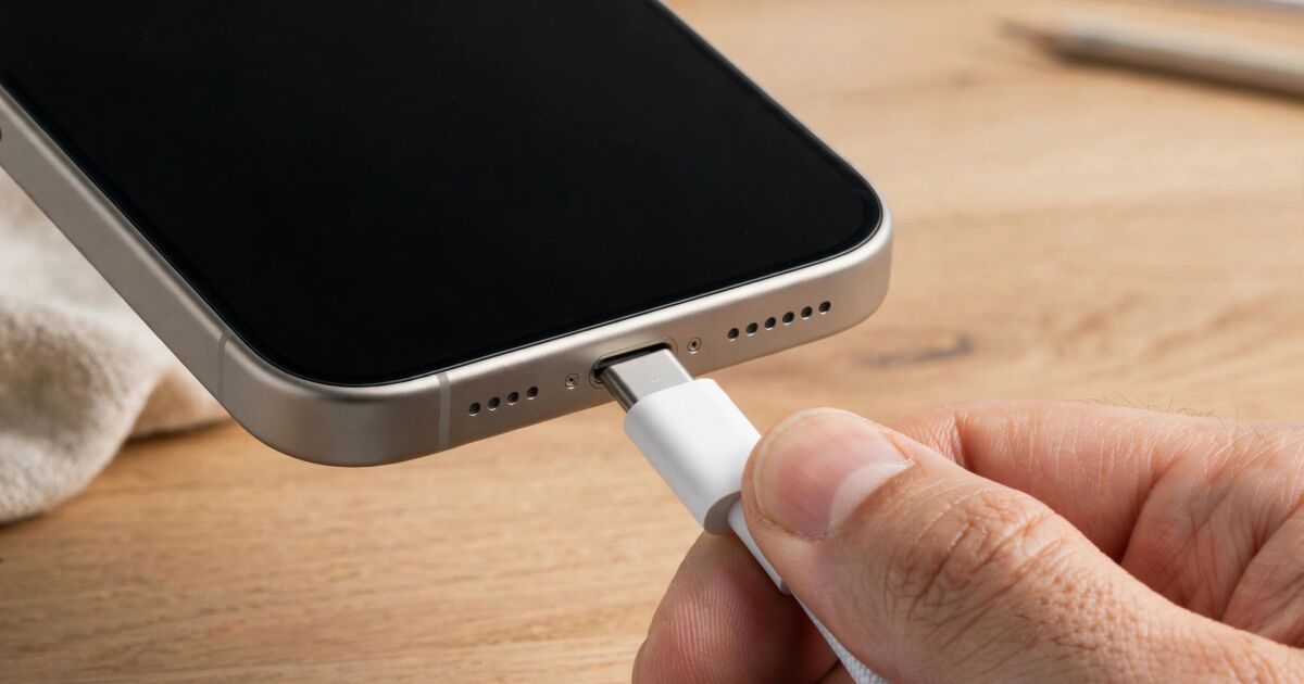 ¡ADIÓS A LOS CARGADORES PIRATAS! LA UE IMPONE EL USB-C Y OBLIGA A APPLE A CAMBIAR