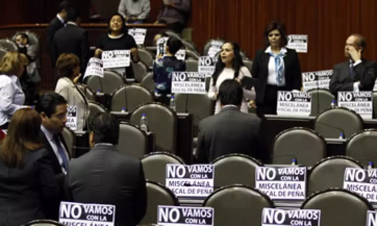 Legisladores de oposición señalan que los priistas buscan hacer cambios a la iniciativa que limitaría la labor de los cabilderos. (Foto: Cuartoscuro)