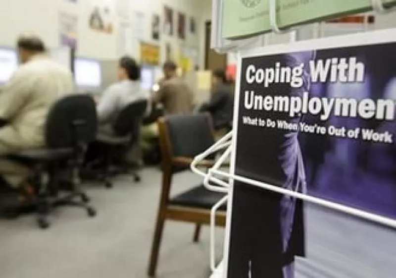 La tasa de desempleo en EU subió a 9.7% en agosto, su peor nivel en 26 años. (Foto: AP)