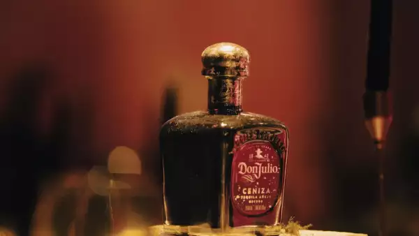 ¿Una paloma negra? Don Julio lanza un tequila oscuro premium