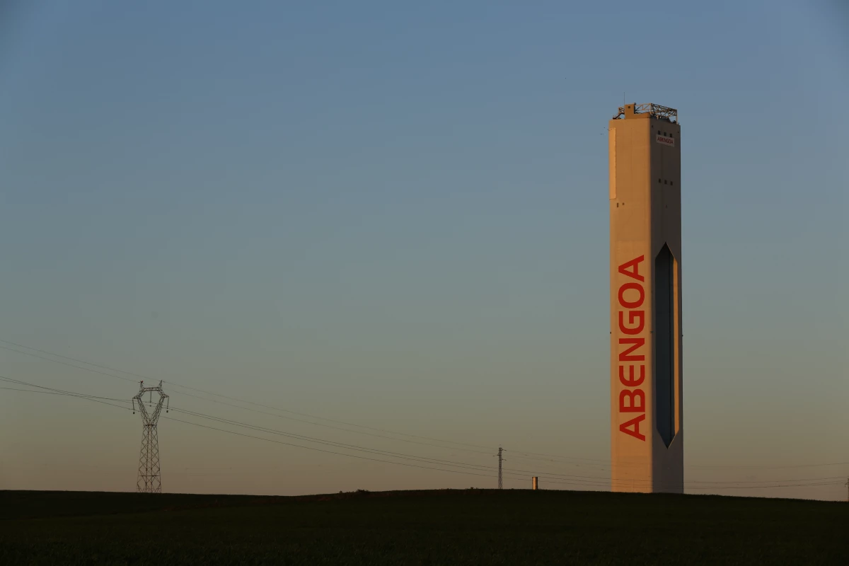 El grupo español de ingeniería y energía renovables anunció que continuará con el proceso de negociación con sus acreedores.