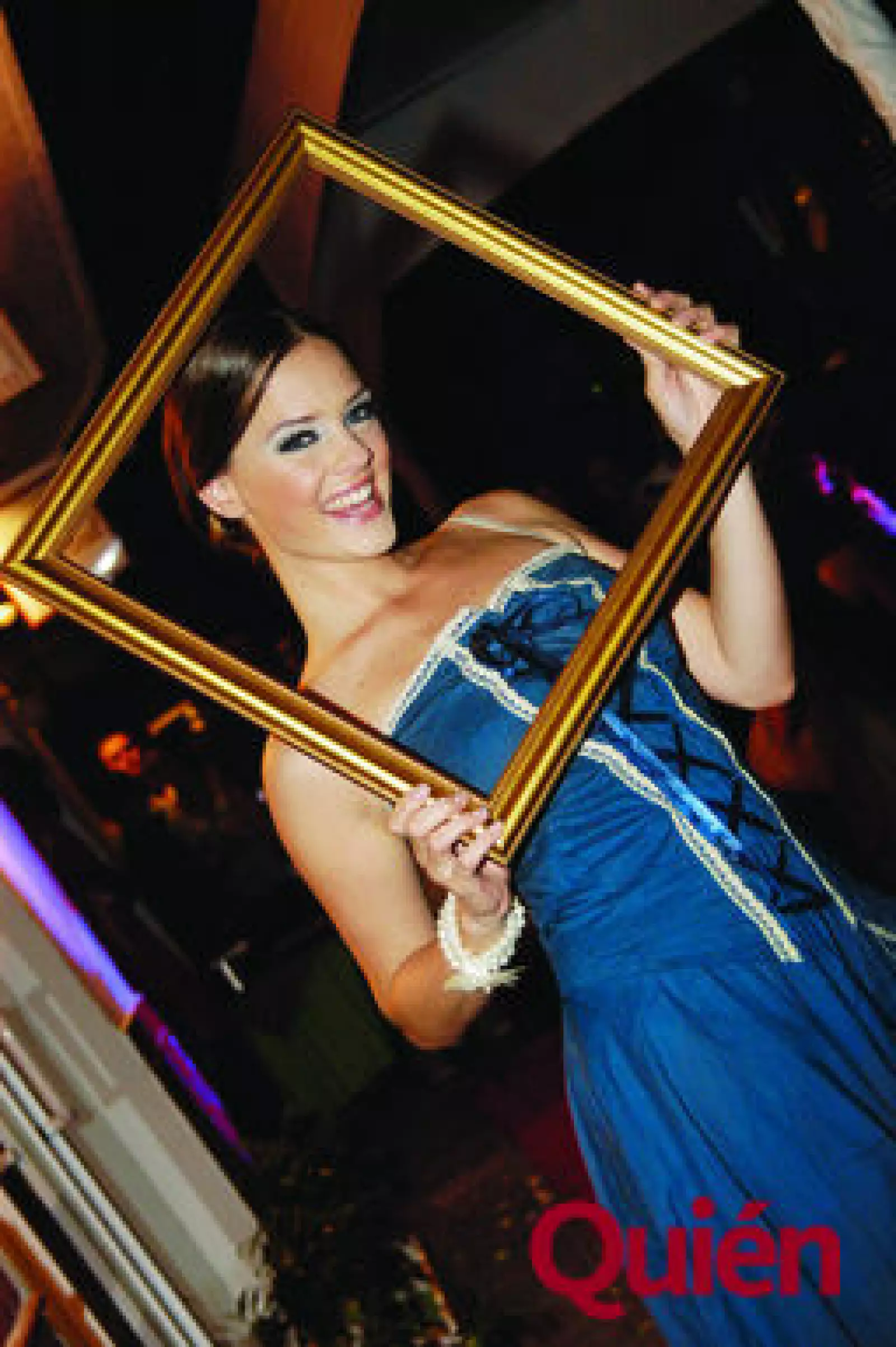 Pasarela. La esquina azul