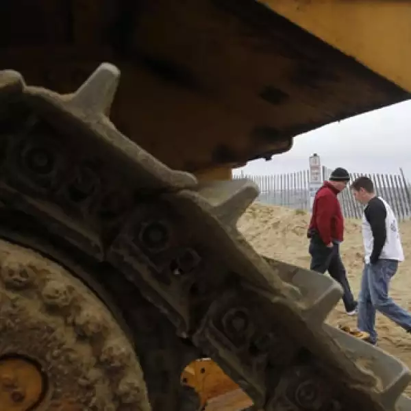 Estadounidenses se preparan para la llegada de Sandy