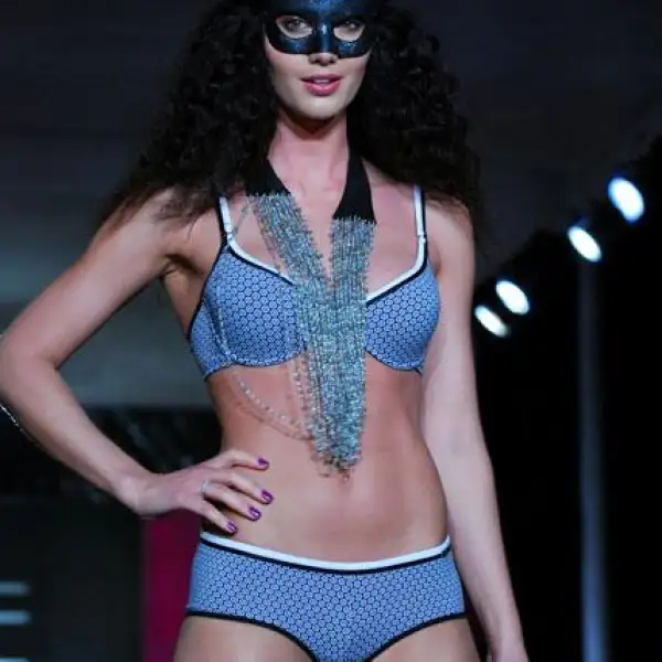 PASARELA LENCERIA LIVERPOOL