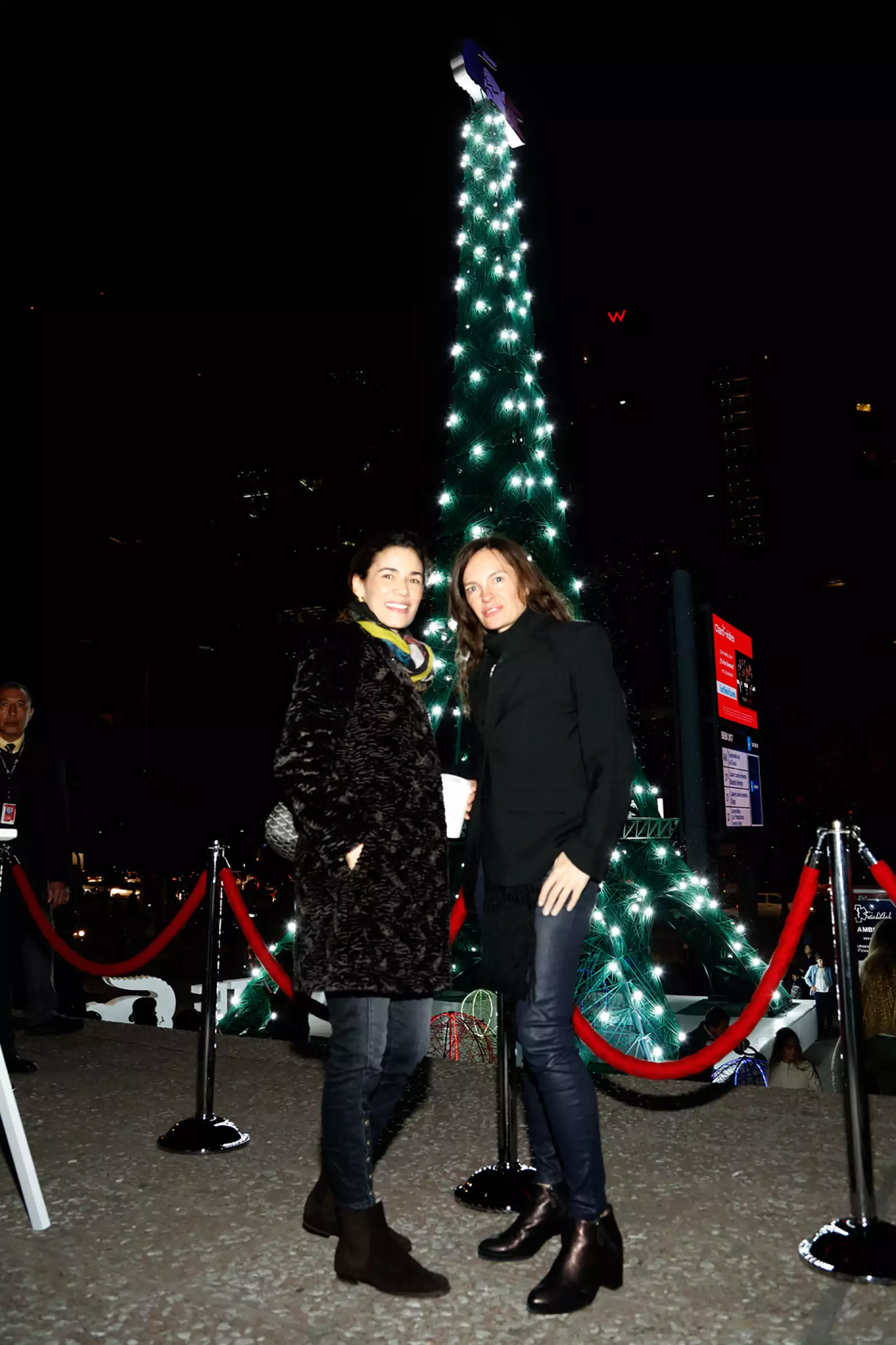 Evento de Lacoste -Una noche navideña bajo la Torre Eiffel