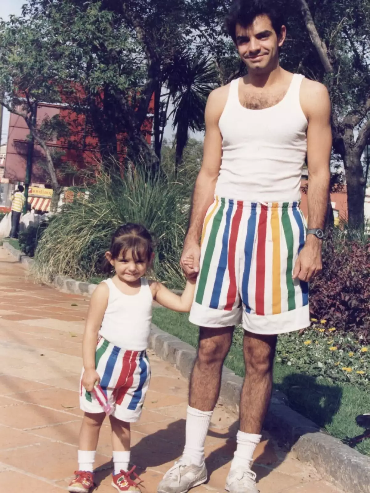 Aislinn-Derbez-de-niña-con-Eugenio-Derbez.jpg