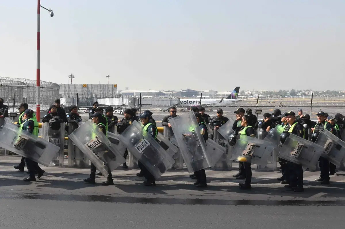 Ante posible bloqueo en el AICM por la CNTE, aerolíneas advierten caos 